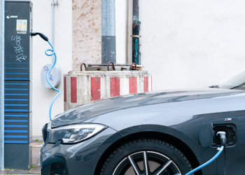 Convertidores bidireccionales para aplicaciones en tracción eléctrica